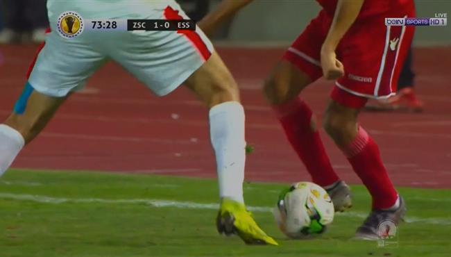 كوبري لاعب النجم الساحلي لحمدي النقاز في كأس الكونفيدرالية