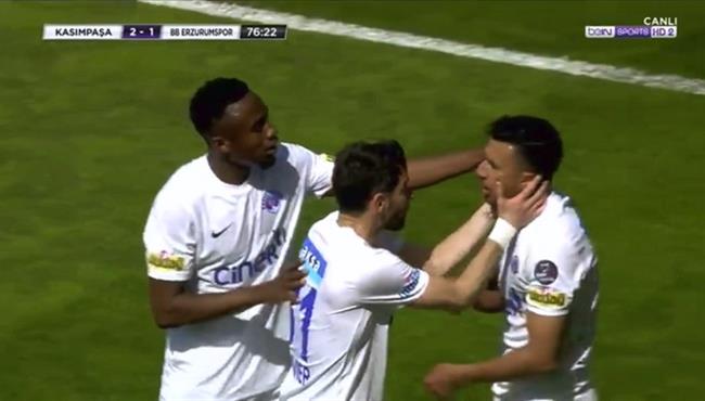 هدف قاسم باشا الثاني في مرمي ايزوروم اسيست تريزيجيه