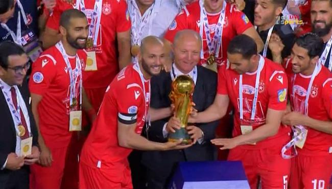 لحظة تتويج النجم الساحلي بطلا لكأس زايد 2019