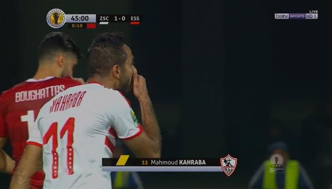 الحكم يعطي كهربا انذار بعد استفزازه في مباراة الزمالك والنجم الساحلي