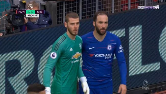 دي خيا ينقذ مانشستر يونايتد من هدف قاتل لـ هيجوايين