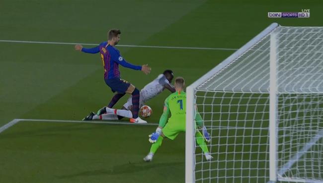 هل حرم الحكم ليفربول من ركلة جزاء امام برشلونة في دوري ابطال اوروبا