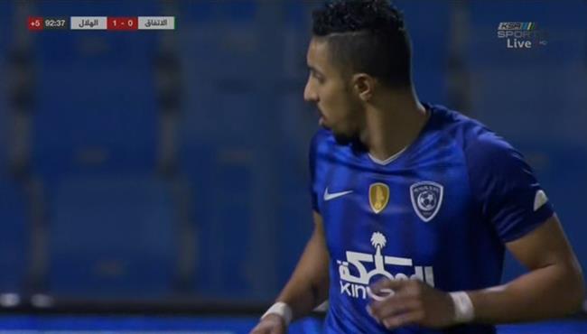 سالم الدوسري يهدر انفراد في مباراة الهلال والاتفاق
