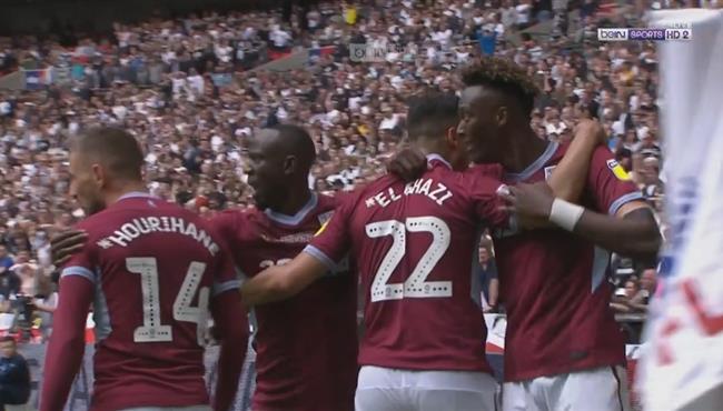 احمد المحمدي يصنع هدف استون فيلا الاول في مرمي ديربي كاونتي