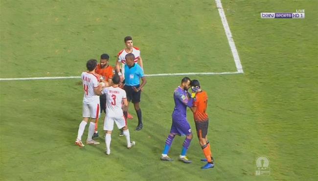 مشادة بين لاعبي الزمالك ونهضة بركان في نهائي الكونفدرالية