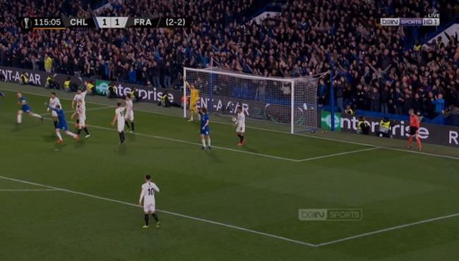 هدف تشيلسي الملغي امام فرانكفورت في الدوري الاوروبي