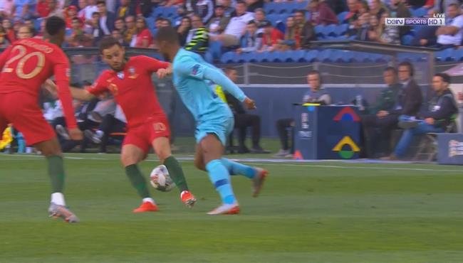 كوبري رائع من فاينالدوم لـ برناردو سيلفا في مباراة البرتغال وهولندا