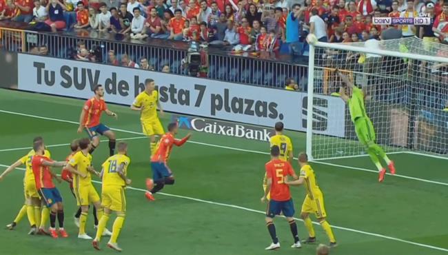 في دقيقتين فقط حارس السويد يبدع وينقذ ثلاث اهداف محققة لاسبانيا ورد فعل الشوالي