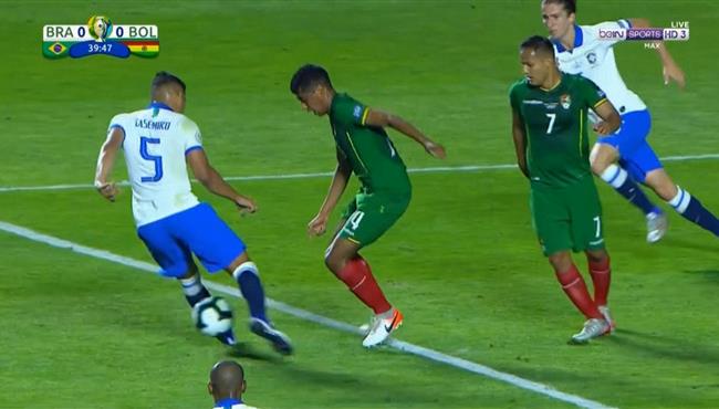 كوبري من لاعب بوليفيا لـ كاسميرو
