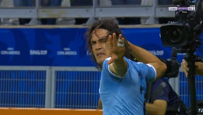 هدف كافاني الرائع في مرمي الاكوادور