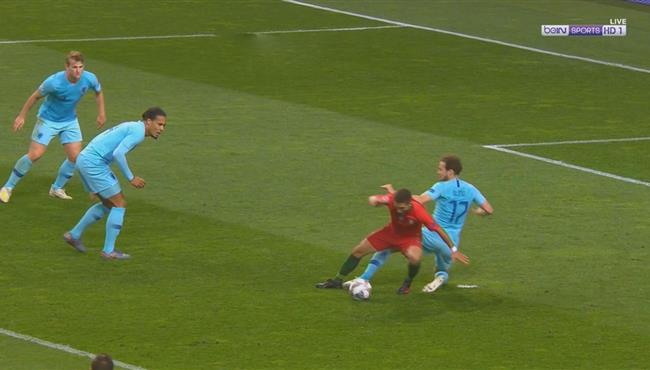 هل حرم الحكم البرتغال من ركلة جزاء امام هولندا