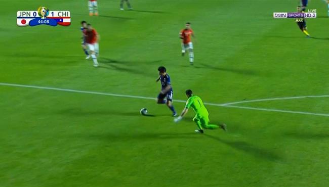 خطأ من سانشير كاد ان يكلف تشيلي هدف اول لليابان في كوبا امريكا