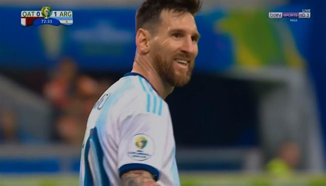 بتسديدة غريبة ميسي يهدر فرصه سهله امام قطر