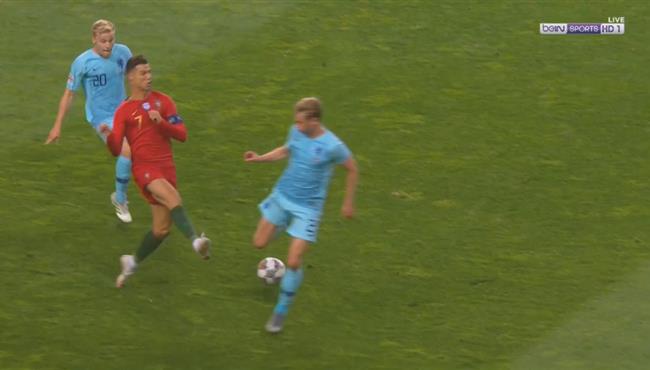 تدخل عنيف من رونالدو علي دي يونج في مبارة البرتغال وهولندا