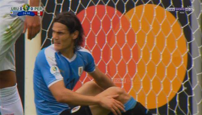 كافاني يهدر فرصه لا تصدق في مباراة اوروجواي وبيرو