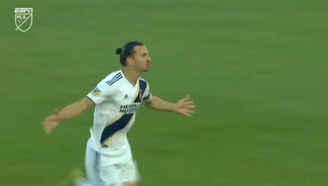 هدف ابراهيموفيتش العالمي في مباراة لوس أنجلوس جالاكسي ولوس انجلوس اف سي