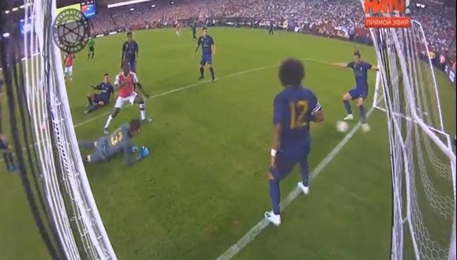 جاريث بيل ينقذ هدف مؤكد لأرسنال من علي خط المرمي