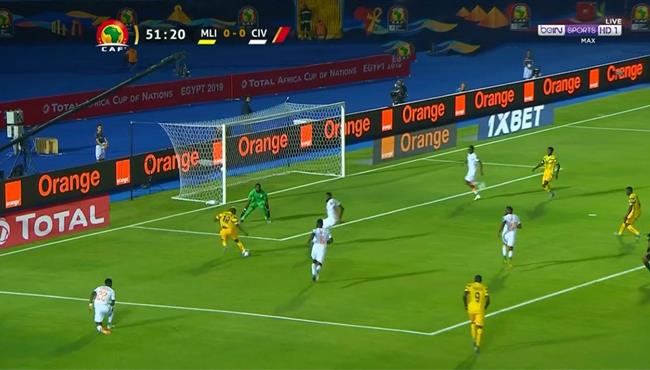 اهدار كوميدي لفرصة هدف من لاعب مالي امام كوت ديفوار