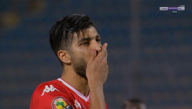 حارس السنغال يتصدي لركلة جزاء فرجاني ساسي في كأس امم افريقيا