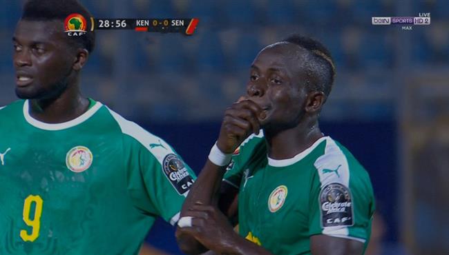 ساديو ماني يهدر ركلة جزاء في مباراة السنغال وكينيا