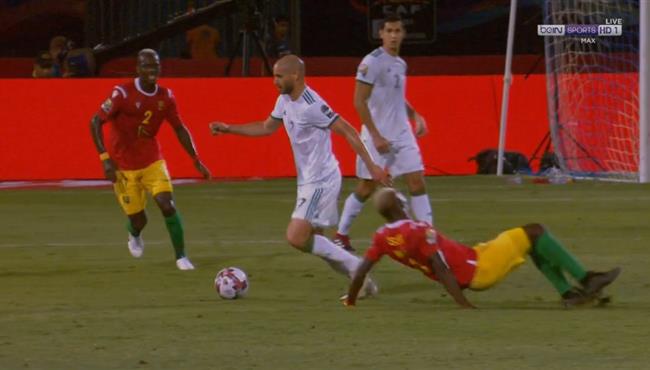 مراوغه رائعه من عدلان قديورة للاعب غينيا في كأس امم افريقيا