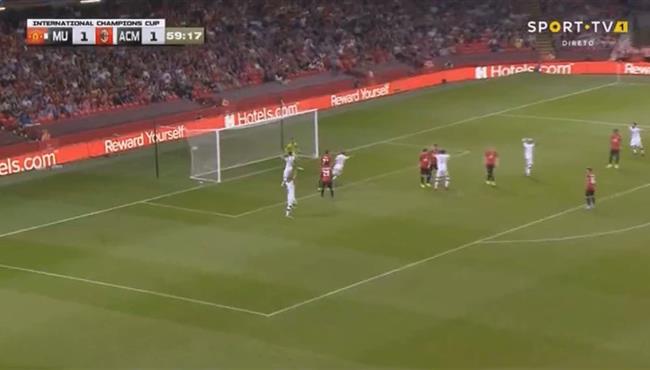 هدف ميلان الثاني في مرمي مانشستر يونايتد