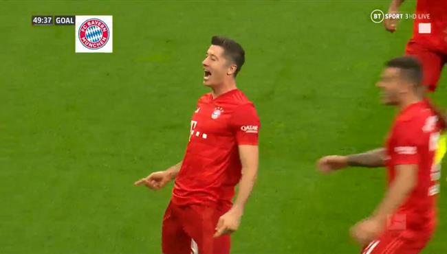هاتريك ليفاندوفسكي في مباراة بايرن ميونخ وشالكة بالدوري الالماني