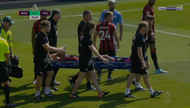 اصابة قوية لدانيلز في مباراة مانشستر سيتي وبورنموث