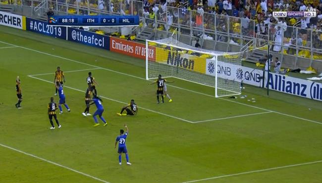 هل حرم الحكم الهلال من ركلة جزاء امام الاتحاد في الوقت القاتل