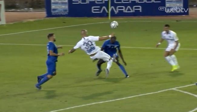 علي طريقة رونالدينيو هدف خلفية مزدوجة م دهش في الدوري اليوناني