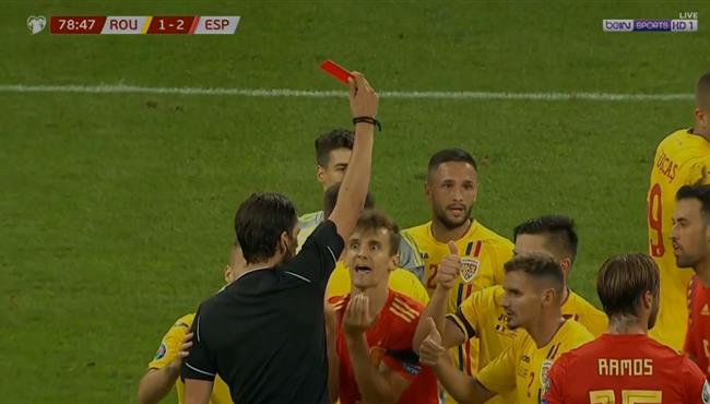 طرد لورينتي في مباراة اسبانيا ورومانيا بتصفيات امم اوروبا