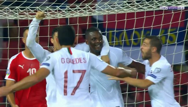 هدف البرتغال الاول في مرمي صربيا بتصفيات اليورو