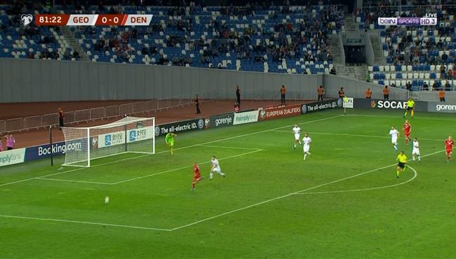 العارضة تحرم لاعب الدنمارك من تسجيل هدف رائع في مرمي جيورجيا
