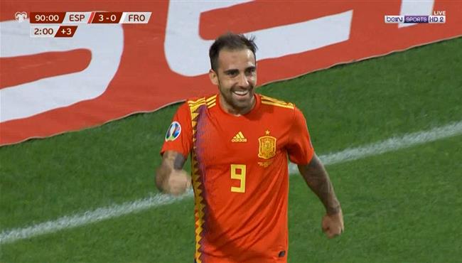 باكو الكاسير يسجل هدفين في 3 دقائق بمباراة اسبانيا وجزر الفارو