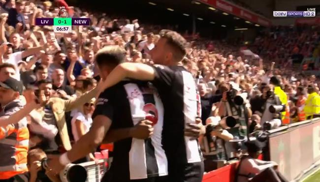 هدف نيوكاسل الاول الرائع في مرمي ليفربول بالدوري الانجليزي