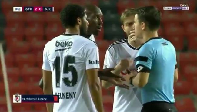 طرد محمد النني في مباراة بشكتاش وغازي شهير بالدوري التركي