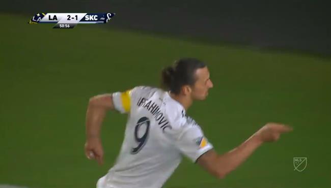 هاتريك ابراهيموفيتش في مباراة لوس انجلوس جالاكسي ووسبورتينج كانساس بالدوري الامريكي