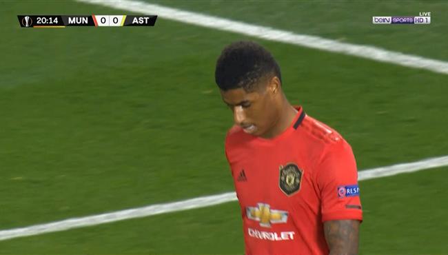 حارس مرمي استانا يحرم راشفورد من تسجيل هدف محقق