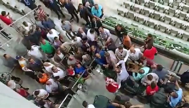 خناقة بين محمد مرجان ورئيس الزمالك بعد إنتهاء مباراة السوبر