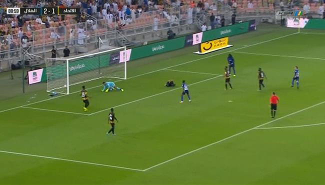 هدف الهلال الثالث في مرمي الاتحاد بالدوري السعودي جوفينكو