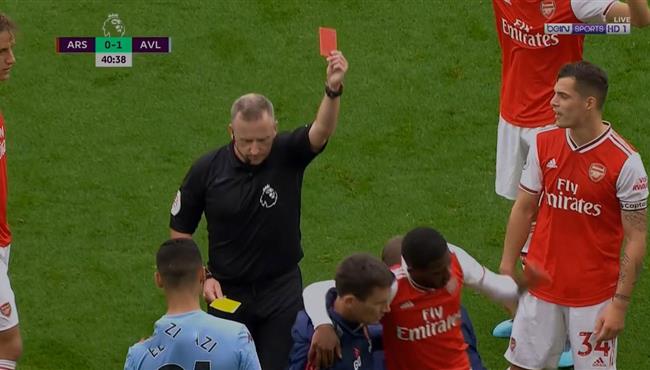 طرد مايتلاند نيلس في مباراة ارسنال واستون فيلا وخروجه مصابا