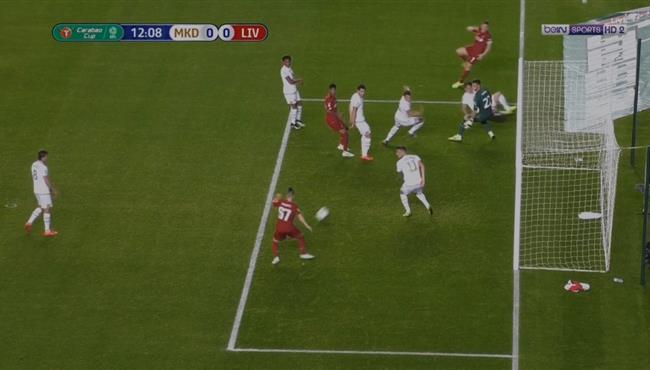 هارفي اليوت يهدر فرصة لا تصدق لليفربول والمرمي خالي امام ميلتون كينز دونز