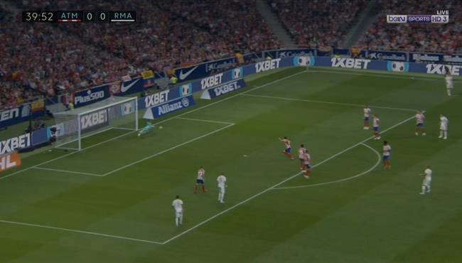 تصدي أوبلاك الرائع يحرم توني كروس من تسجيل هدف محقق لريال مدريد