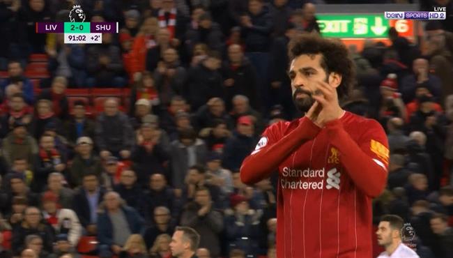 لحظة خروج محمد صلاح فى مباراة ليفربول وشيفيلد