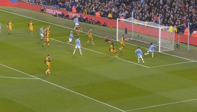 كرة لا تصدق دافيد سيلفا يهدر فرصة من داخل الـ 6 ياردة والمرمي خالي امام بورت فايل