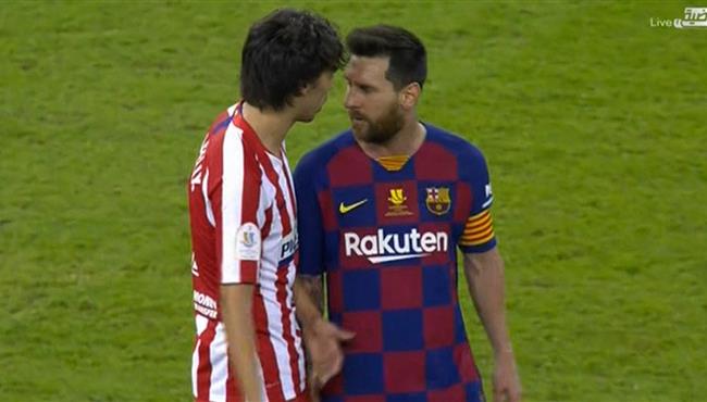 مشادة ميسي وسواريز مع جواو فيليكس في مباراة برشلونة واتليتكو مدريد