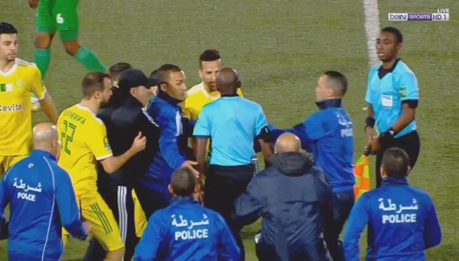 مشادة بين لاعبي شبيبة القبائل والحكم عقب نهاية المباراة