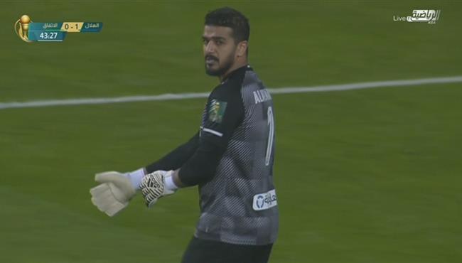 تصدي عبدالله المعيوف الرائع في مباراة الهلال والاتفاق