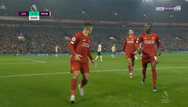 هدف ليفربول الملغي امام مانشستر يونايتد في الدوري الانجليزي