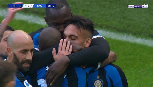 هدف لاوتارو مارتينيز في مرمي كالياري اسيست اشلي يونج